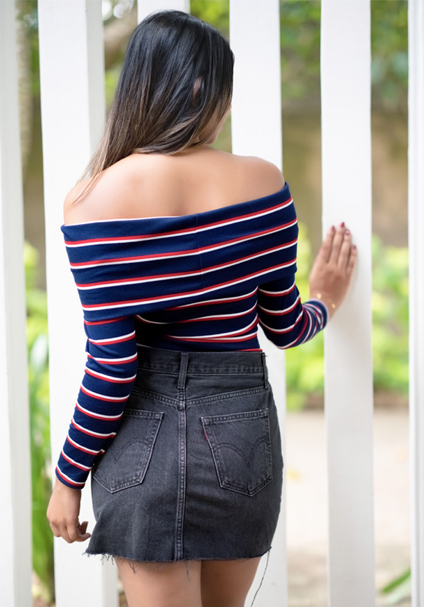 FITTED OFF SHOULDER BLUE STRIPE TOP 